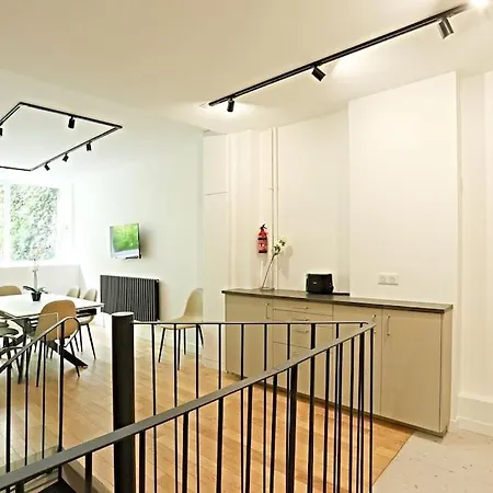 Charmant Appartement Avec Sauna Et Salle Cinema Au Coeur De Paris Parigi