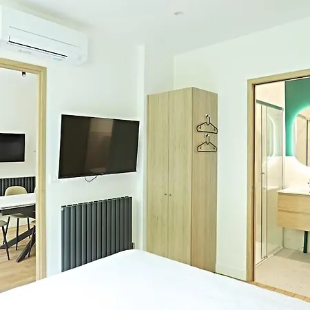 Charmant Appartement Avec Sauna Et Salle Cinema Au Coeur De Paris * Parigi